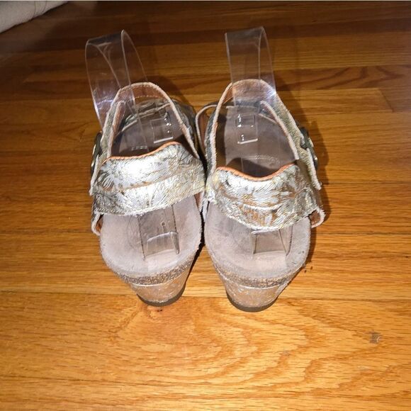 Taos Footwear Gold Leather Slingback Wedge Sandals Womans Size 9-9.5 - Picture 5 of 7